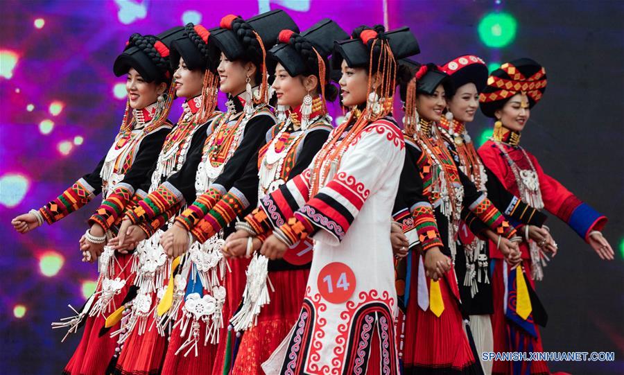 Concurso de belleza en condado Meigu, Sichuan