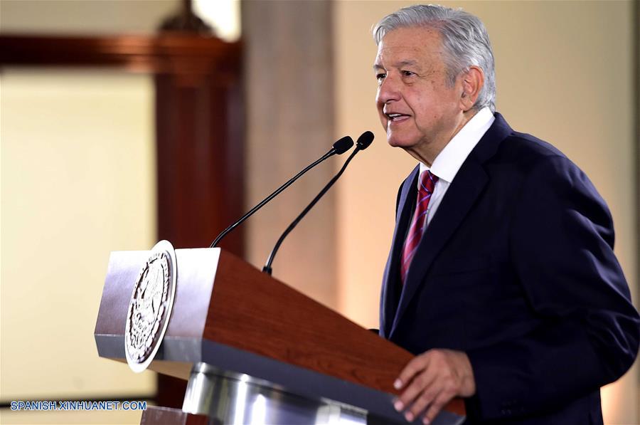 El presidente de México, Andrés Manuel López Obrador, habla en una rueda de prensa, en Palacio Nacional, en la Ciudad de México, capital de México, el 31 de julio de 2019. Las recientes cifras económicas de México, que revelan que el país esquivó una "recesión técnica", despejan miedos y las intenciones de generar desconfianza sobre el futuro, afirmó el miércoles, López Obrador. (Xinhua/Str)