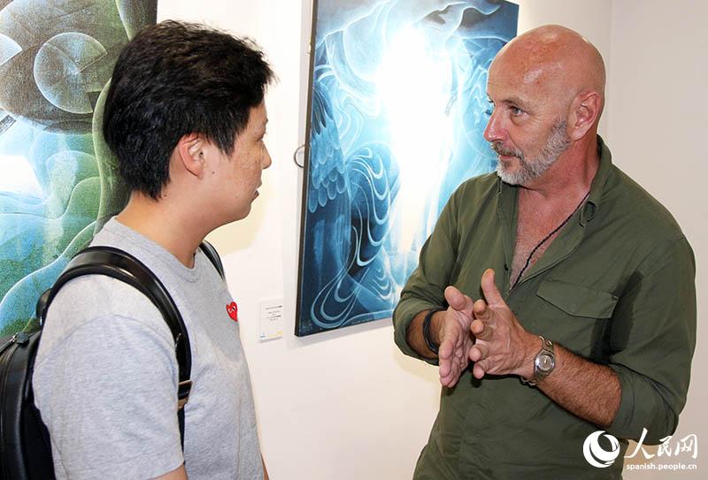 En este primer seminario de verano, el Dr. Leonardo Sagalerba compartió con los touroperadores chinos su experiencia como residente y promotor de Cabo Polonio. Beijing, 6 de agosto del 2019. (Foto: YAC)