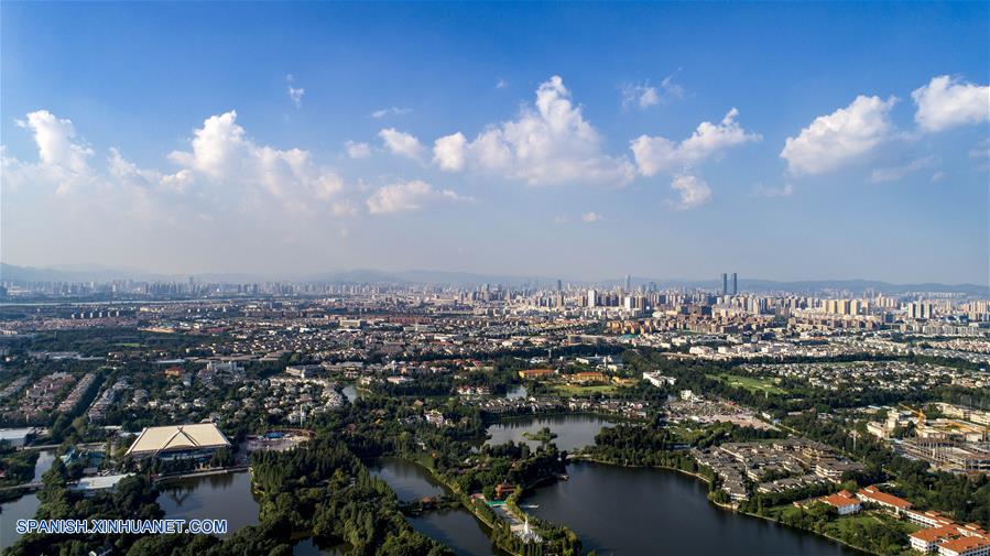 Yunnan: Vista aérea del paisaje en Kunming