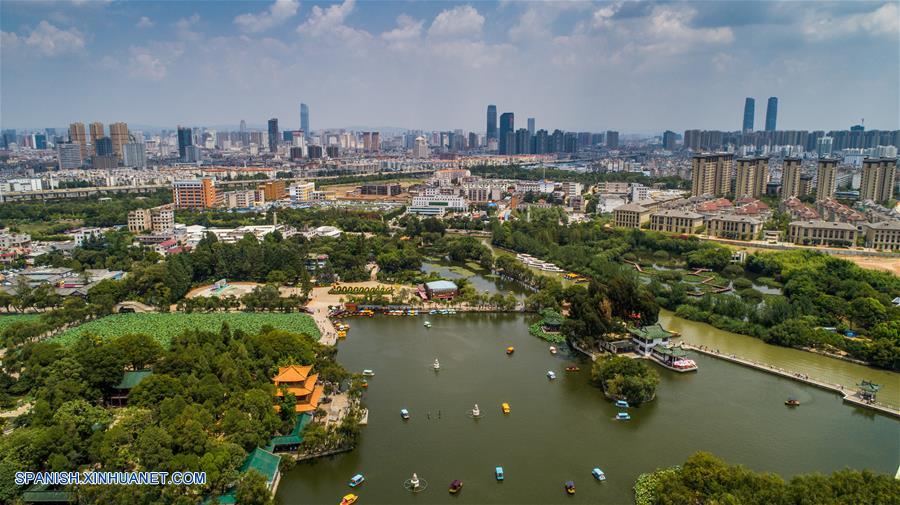 Yunnan: Vista aérea del paisaje en Kunming