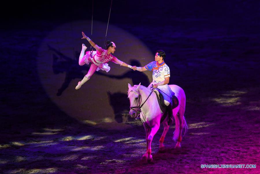 Espectáculo de danza del caballo "Eternal Horse Ode" en Mongolia Interior