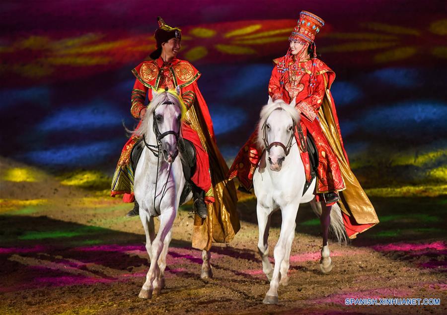 Espectáculo de danza del caballo "Eternal Horse Ode" en Mongolia Interior