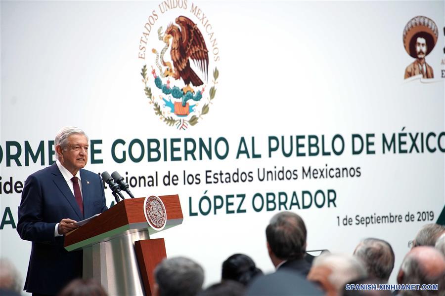 El presidente mexicano, Andrés Manuel López Obrador, habla durante su Primer Informe de Gobierno, en Palacio Nacional, en la Ciudad de México, capital de México, el 1 de septiembre de 2019. Andrés Manuel López Obrador, llamó el domingo al Congreso para que cancele el fuero a servidores públicos y apruebe la reforma constitucional que envió para instaurar la revocación de mandato. (Xinhua/Str)