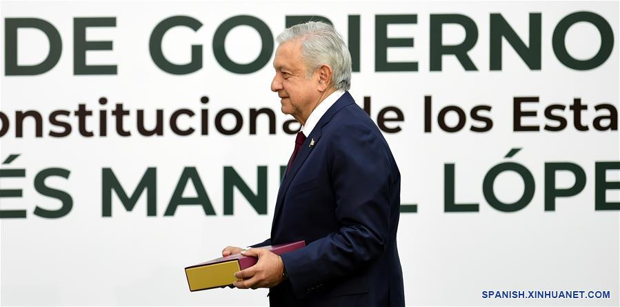 El presidente mexicano, Andrés Manuel López Obrador, participa durante su Primer Informe de Gobierno, en Palacio Nacional, en la Ciudad de México, capital de México, el 1 de septiembre de 2019. López Obrador llamó el domingo al Congreso para que cancele el fuero a servidores públicos y apruebe la reforma constitucional que envió para instaurar la revocación de mandato. (Xinhua/Str)