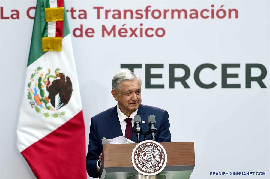 El presidente mexicano, Andrés Manuel López Obrador, habla durante su Primer Informe de Gobierno, en Palacio Nacional, en la Ciudad de México, capital de México, el 1 de septiembre de 2019. Andrés Manuel López Obrador, llamó el domingo al Congreso para que cancele el fuero a servidores públicos y apruebe la reforma constitucional que envió para instaurar la revocación de mandato. (Xinhua/Str)