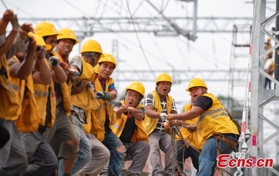 Iniciará en octubre la línea de transporte ferroviario de mercancía pesada más larga de China