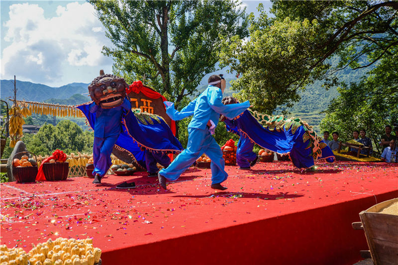 Festival Cultural en la aldea de Huangling. [Foto / Fang Huabin]