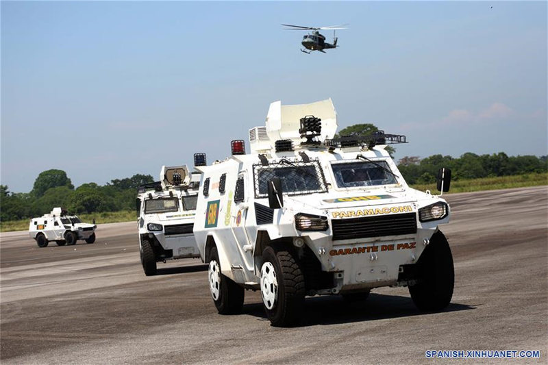 TACHIRA, 10 septiembre, 2019 (Xinhua) -- Elementos militares se despliegan en el Aeropuerto Nacional Francisco García de Hevia, en la localidad de La Fría, en el estado de Táchira, Venezuela, el 10 de septiembre de 2019. El presidente venezolano Nicolás Maduro confirmó la noche del martes que, tal como estaba previsto, hoy iniciaron en su país los ejercicios militares en la frontera colombo-venezolana y destacó que la fuerza armada de su país aplica un sistema defensivo sin renunciar a la ofensiva. (Xinhua/Str)