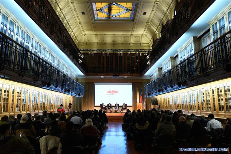 El seminario "China y América Latina: una mirada actual", se lleva a cabo en la Casa Central de la Universidad Católica de Chile, en la ciudad de Santiago, capital de Chile, el 10 de septiembre de 2019. El seminario buscó generar una reflexión para abordar las relaciones entre América Latina y China en los ángulos políticos, económicos y de seguridad, de acuerdo con los organizadores. (Xinhua/Jorge Villegas)