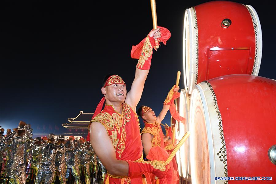 (Día Nacional) Comienza gala nocturna por Día Nacional de China