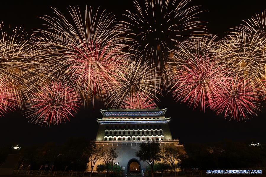 (Día Nacional) Comienza gala nocturna por Día Nacional de China