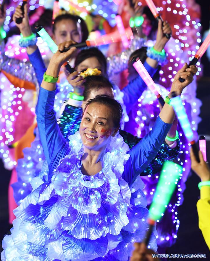 (Día Nacional) Comienza gala nocturna por Día Nacional de China