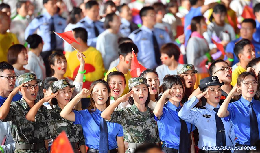 (Día Nacional) Comienza gala nocturna por Día Nacional de China