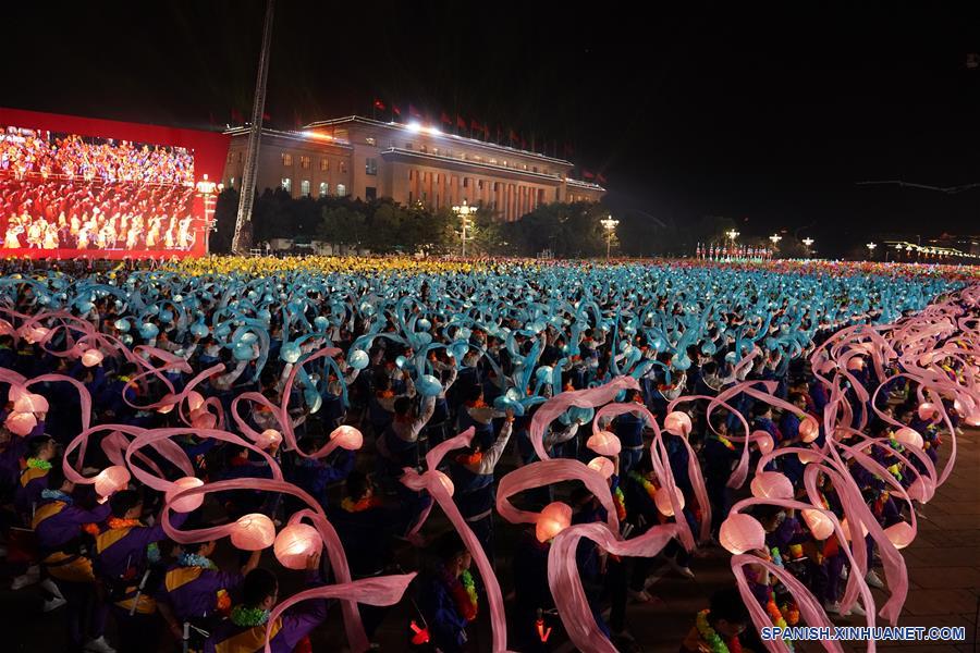 (Día Nacional) Comienza gala nocturna por Día Nacional de China