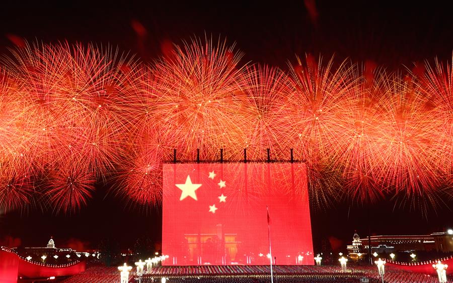 (Día Nacional) Comienza gala nocturna por Día Nacional de China