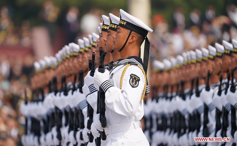 (Día Nacional) Fuerzas navales del EPL impresionan a la audiencia en desfile del Día Nacional