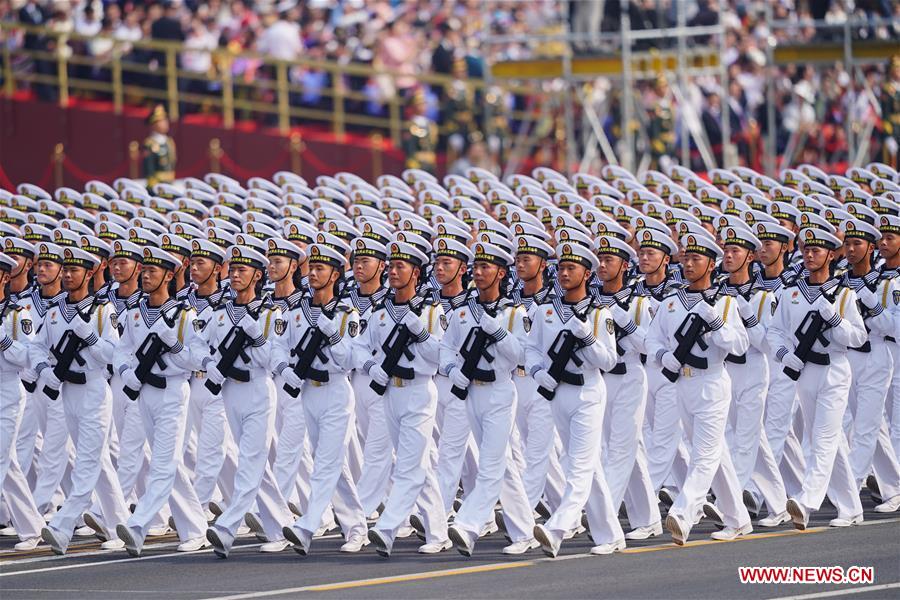 (Día Nacional) Fuerzas navales del EPL impresionan a la audiencia en desfile del Día Nacional