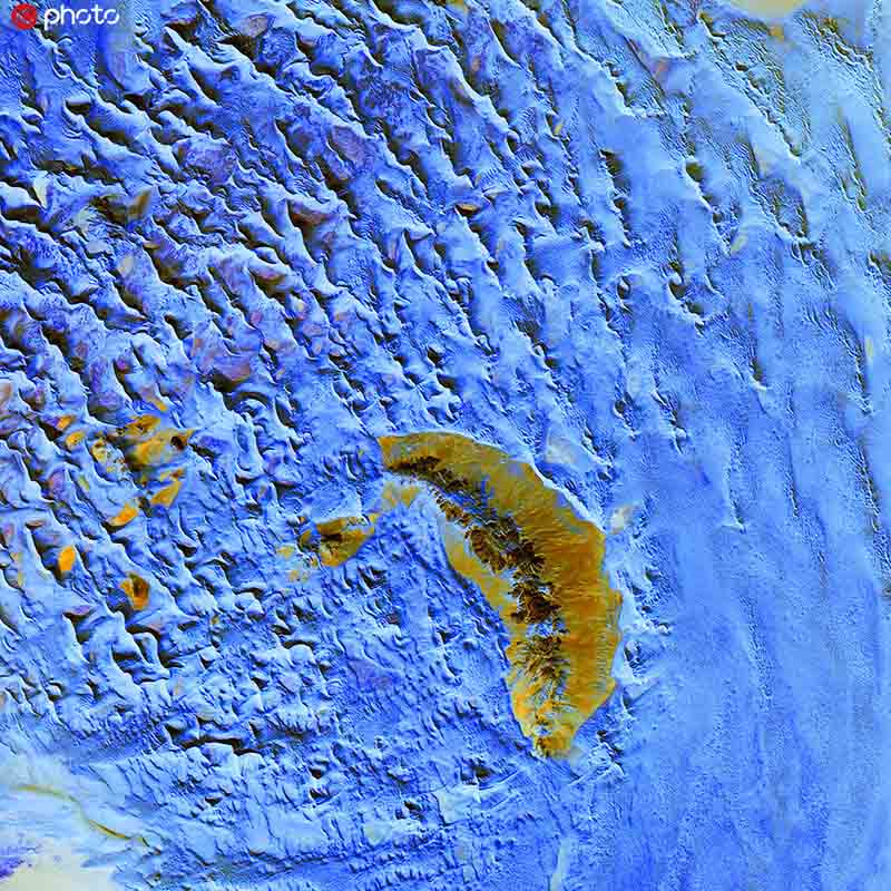 La Tierra como ARTE: imágenes infrarrojas captadas por satélites muestran salinas, ríos y glaciares con colores deslumbrantes