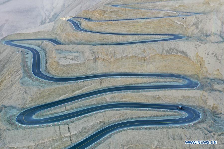 La “carretera al cielo” de Xinjiang