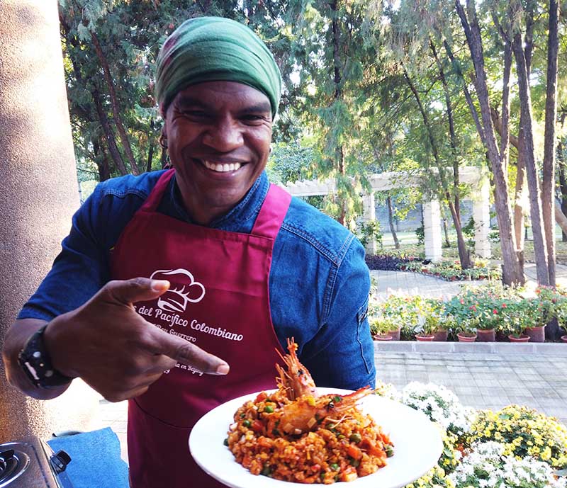 El chef Rey Guerrero acerca los sabores del Pacífico colombiano a los universitarios chinos