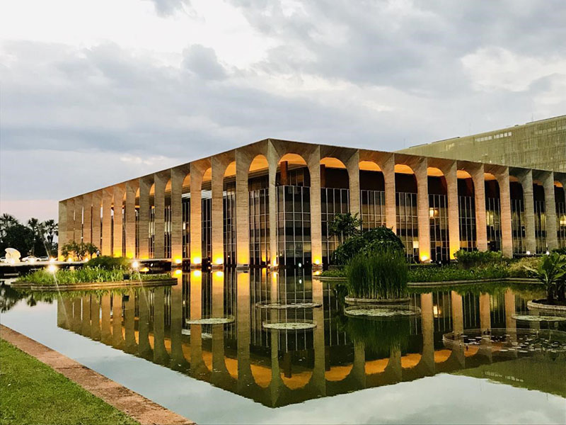 Sede principal de la undécima reunión de los líderes de los BRICS: imagen del exterior del Ministerio de Relaciones Exteriores de Brasil. Por Zhu Dongjun, Diario del Pueblo.