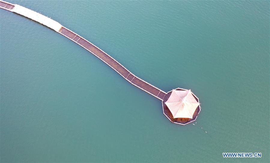 Danjiangkou, 27/11/2019 (El Pueblo en Línea) -Paisaje de embalse en Danjiangkou, ciudad de Nanyang, provincia de Henan. El embalse de Danjiangkou es la fuente de agua de la ruta central del proyecto hídrico de recanalización sur-norte. 23 de noviembre del 2019. (Foto: Xinhua /Feng Dapeng)