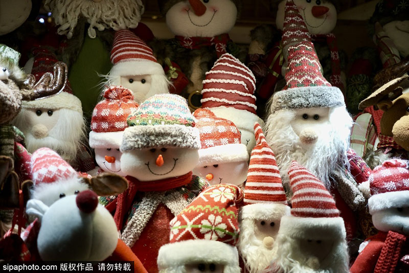 Decoraciones navide?as en el Centro Comercial Solana en Beijing, el 20 de diciembre de 2019. [Foto / Sipa]