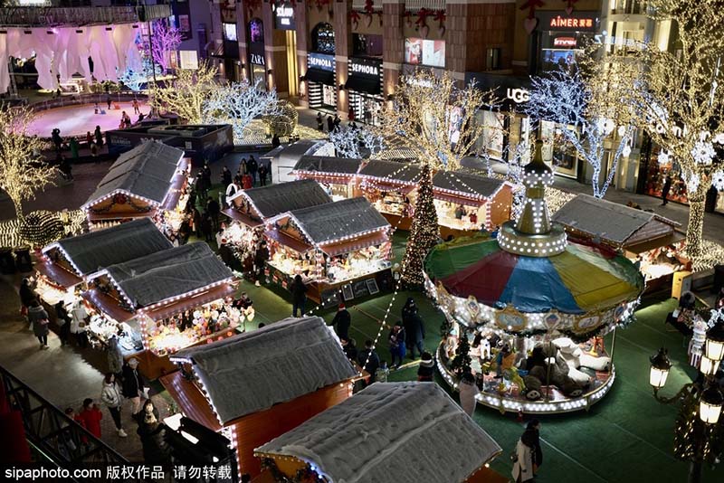 Mercado navide?o en el Centro Comercial Solana en Beijing, el 20 de diciembre de 2019. [Foto / Sipa]