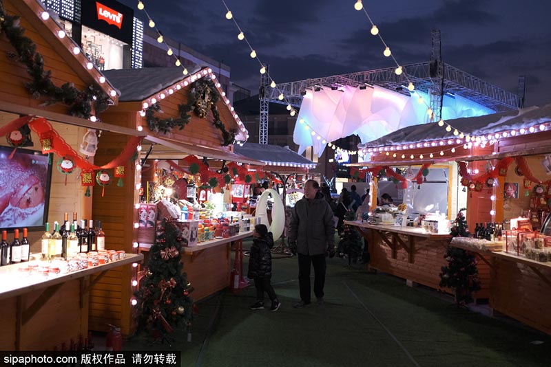 Mercado navide?o en el Centro Comercial Solana en Beijing, el 20 de diciembre de 2019. [Foto / Sipa]