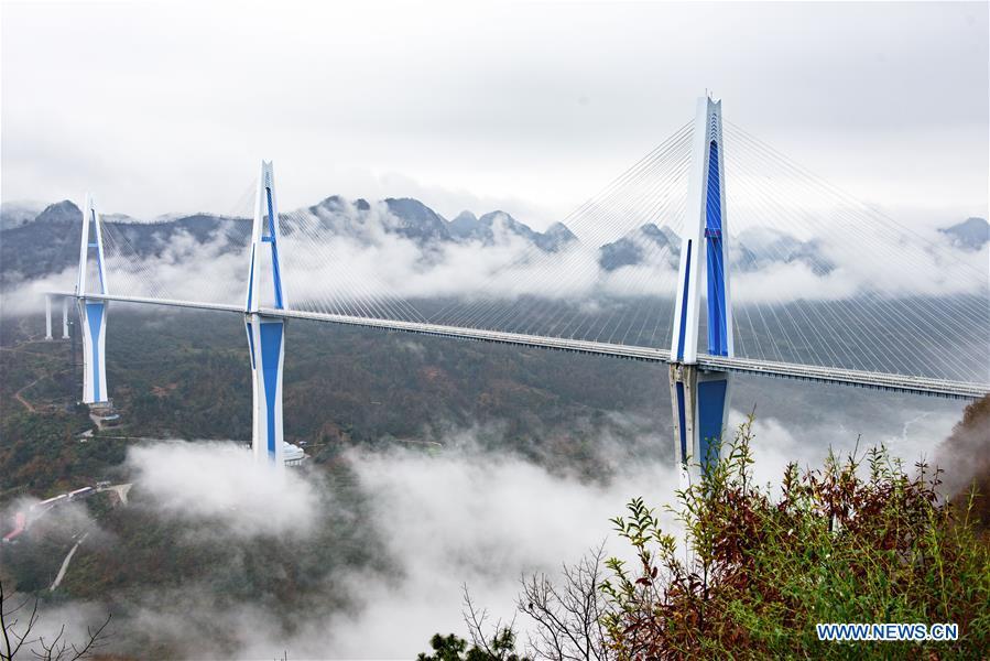 Guizhou inaugura el gran puente de Pingtang