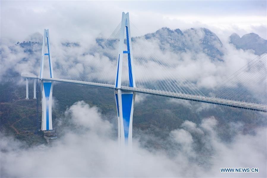 Guizhou inaugura el gran puente de Pingtang