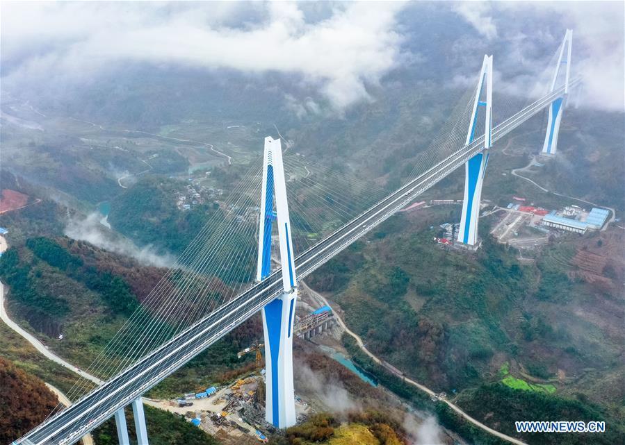 Guizhou inaugura el gran puente de Pingtang