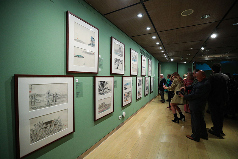 La exposición “Truthful Being of Mysterious Orient” ofrece al público europeo una mirada hacia la estética, espiritualidad y valores fundamentales del arte chino, expresados a través de la obra del maestro Qi Baishi. [Foto: proporcionada a China Daily]