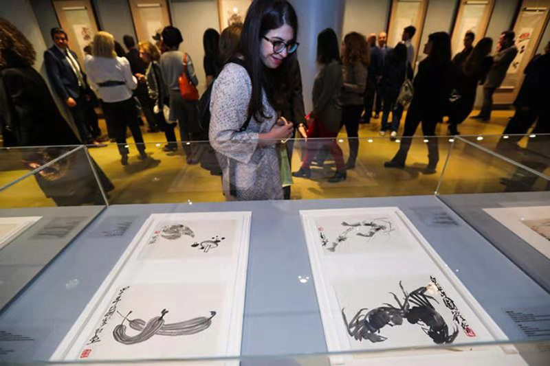 La exposición “Truthful Being of Mysterious Orient” ofrece al público europeo una mirada hacia la estética, espiritualidad y valores fundamentales del arte chino, expresados a través de la obra del maestro Qi Baishi. [Foto: proporcionada a China Daily]