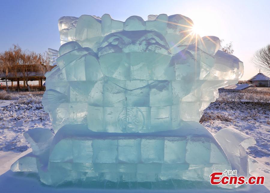 Esculturas de nieve sorprenden a los turistas 