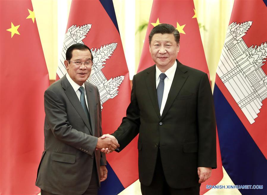 BEIJING, 5 febrero, 2020 (Xinhua) -- El presidente chino, Xi Jinping, se reúne con el primer ministro de Camboya, Samdech Techo Hun Sen, en el Gran Palacio del Pueblo en Beijing, capital de China, el 5 de febrero de 2020. (Xinhua/Pang Xinglei)