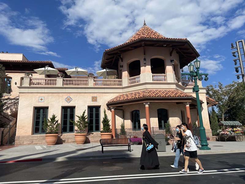 Universal Beijing Resort abre oficialmente para los visitantes el 20 de septiembre. Anteriormente, el parque había iniciado pruebas internas para los invitados. [Foto de Du Juan /chinadaily.com.cn]