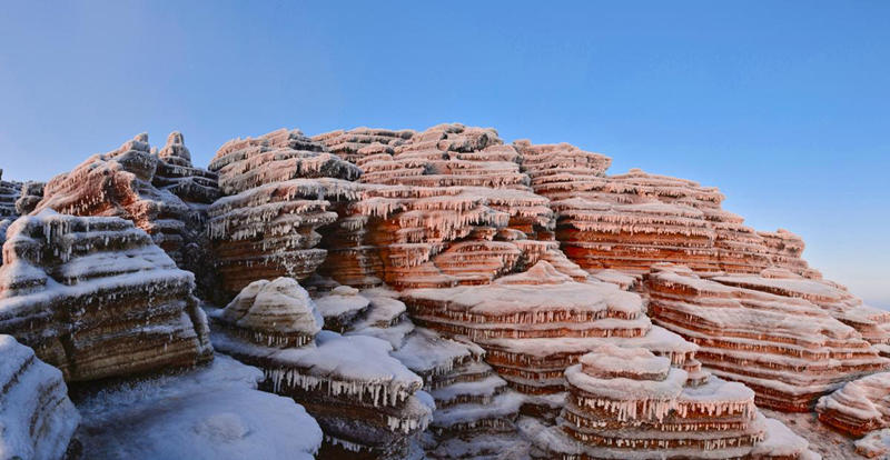 Fascinante bosque de piedra roja revela su vibrante antigüedad en Guizhou