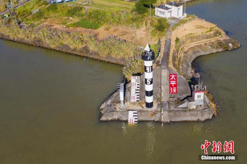 El nivel del agua del embalse de las Tres Gargantas alcanzó los 173,55 metros a las 2 p.m. del 19 de octubre de 2021 (Foto: China News Service / Nie Shuang).