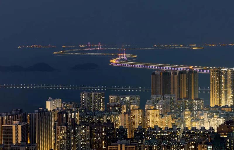 El puente Hong Kong-Zhuhai-Macao celebra su tercer aniversario