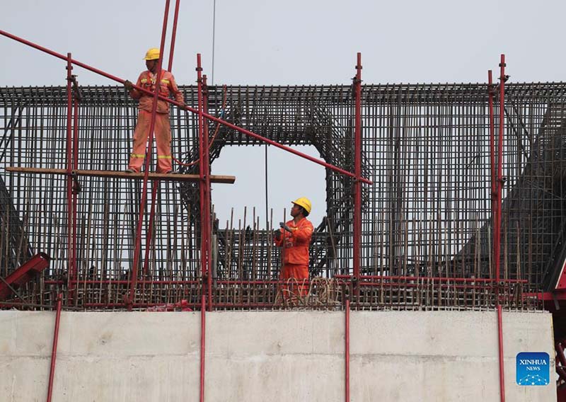 Imágenes del puente Longmen en construcción en la ciudad de Qinzhou