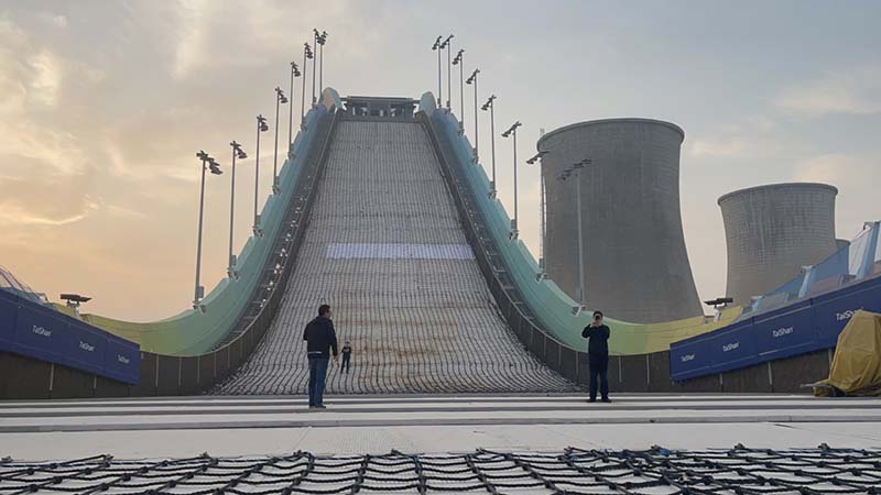 La Big Air Shougang es el único lugar nuevo al aire libre construido en la ciudad para los Juegos Olímpicos de Invierno de Beijing 2022. [Foto proporcionada a chinadaily.com.cn]