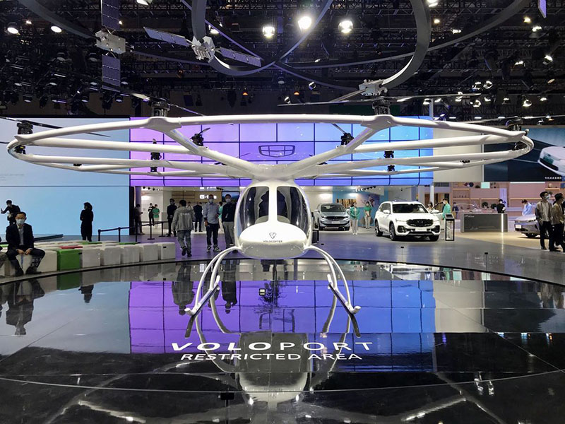 Geely exhibe un automóvil volador en su stand en el Salón del Automóvil de Shanghai, que se celebró del 19 al 28 de abril del 2021. [Foto: Li Fusheng / chinadaily.com.cn]