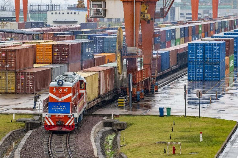 El 22 de noviembre de 2021, un tren China-Europa salió de la estación Jinhua Sur en Zhejiang con destino a Mejewu en Kazajstán. Hu Xiaofei / Pueblo en Línea