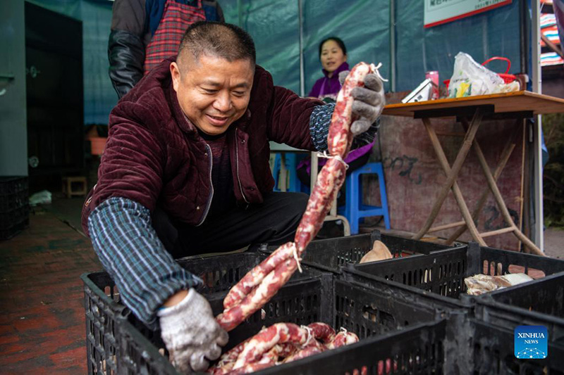 Hornos sin humo reducen la contaminación del aire en Chongqing