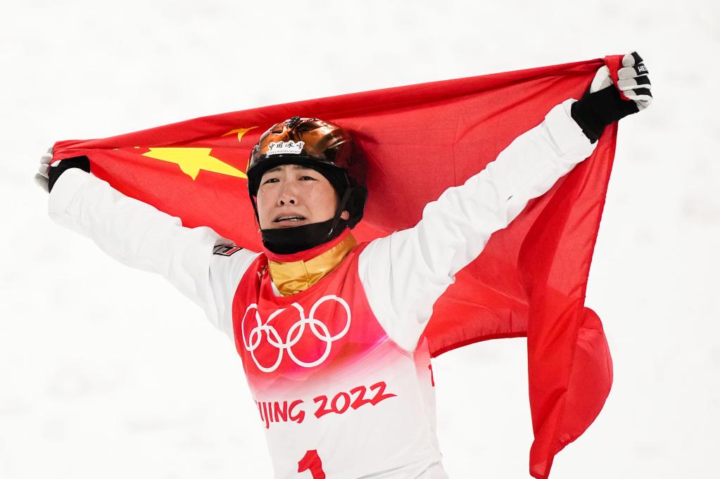 Beijing 2022-Veterana esquiadora Xu gana primer oro olímpico de China en aerials femenino