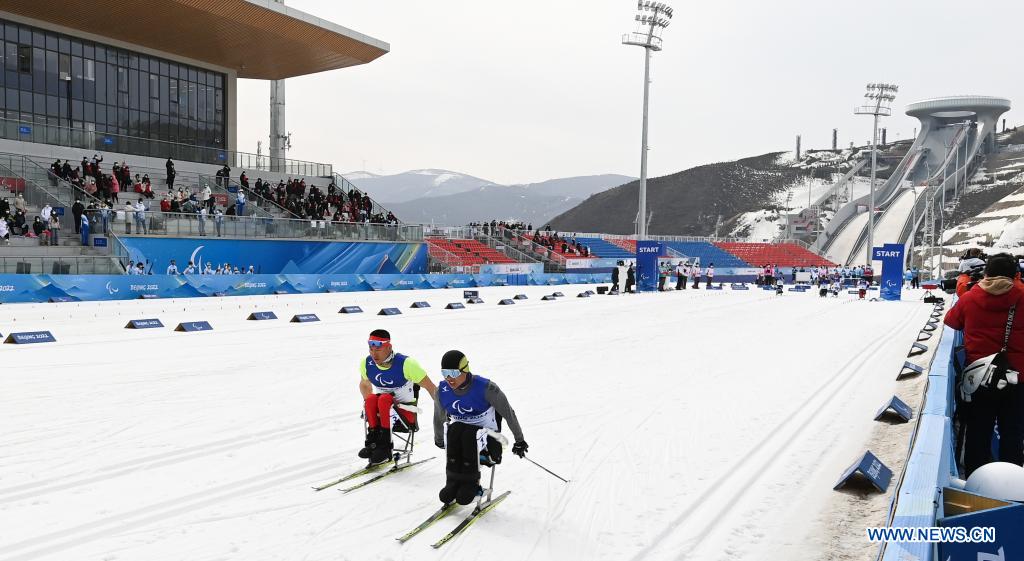 China se lleva oro y plata en sprint masculino de campo traviesa paralímpico