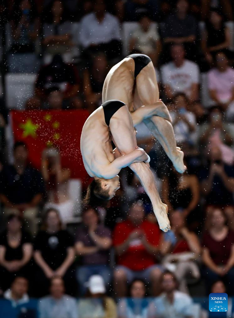 SAINT DENIS, 29 julio, 2024 (Xinhua) -- Lian Junjie/Yang Hao de China compiten durante la final de saltos sincronizados plataforma 10m masculino en los Juegos Olímpicos de París 2024, en Saint Denis, cerca de París, Francia, el 29 de julio de 2024. (Xinhua/Zhang Yuwei)