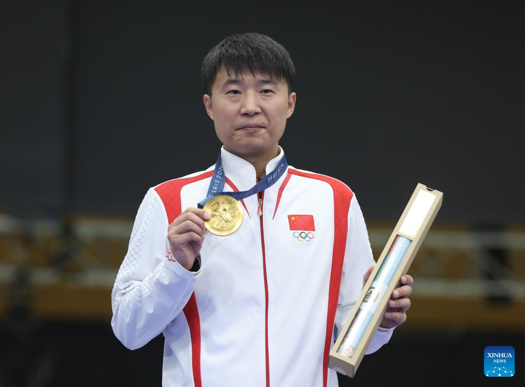 Tirador chino Li Yuehong gana final masculina en pistola rápida de fuego a 25 metros en JJ. OO. de París